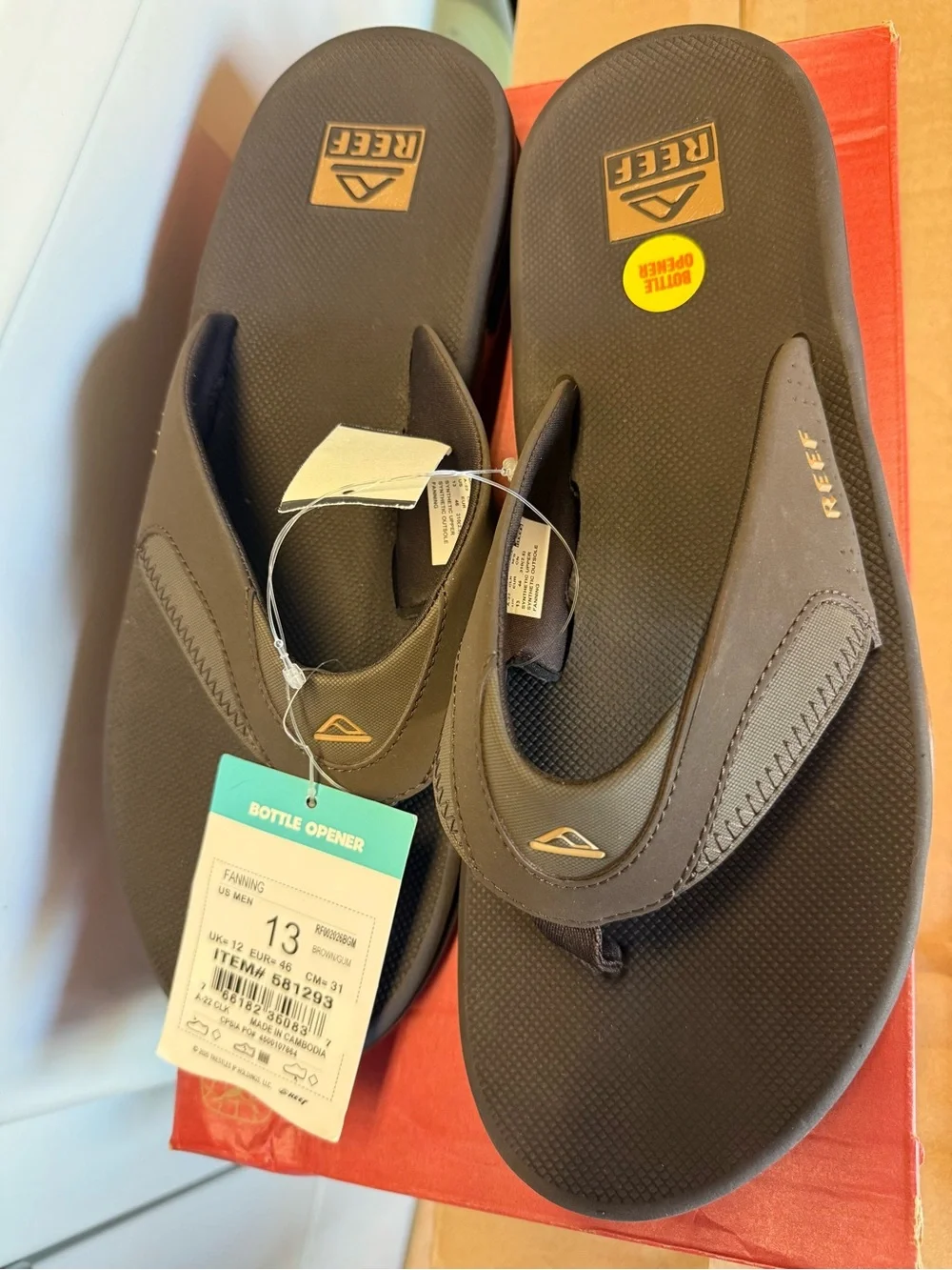 REEF Men's Fanning Bottle Opener Flip Flops
